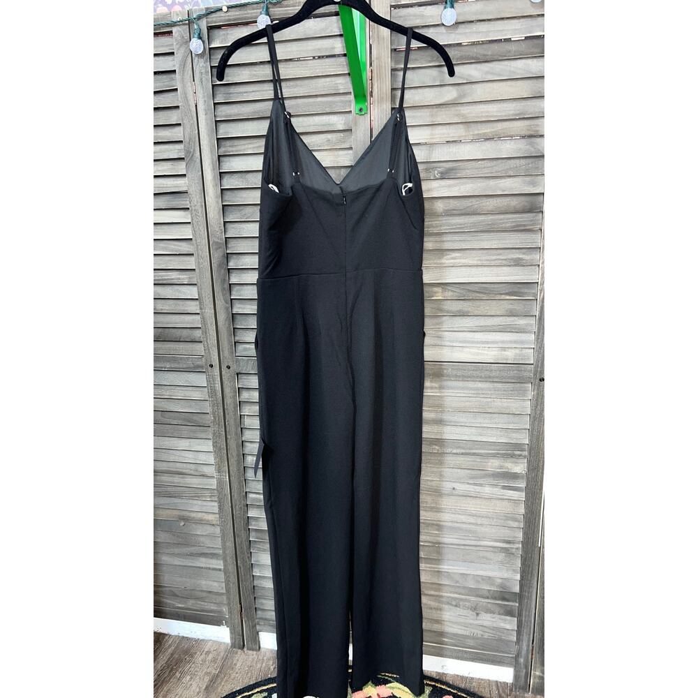 LuLus Black Cropped Jumpsuit Adjustable Strap Stretch Medium NWT - Picture 5 of 10